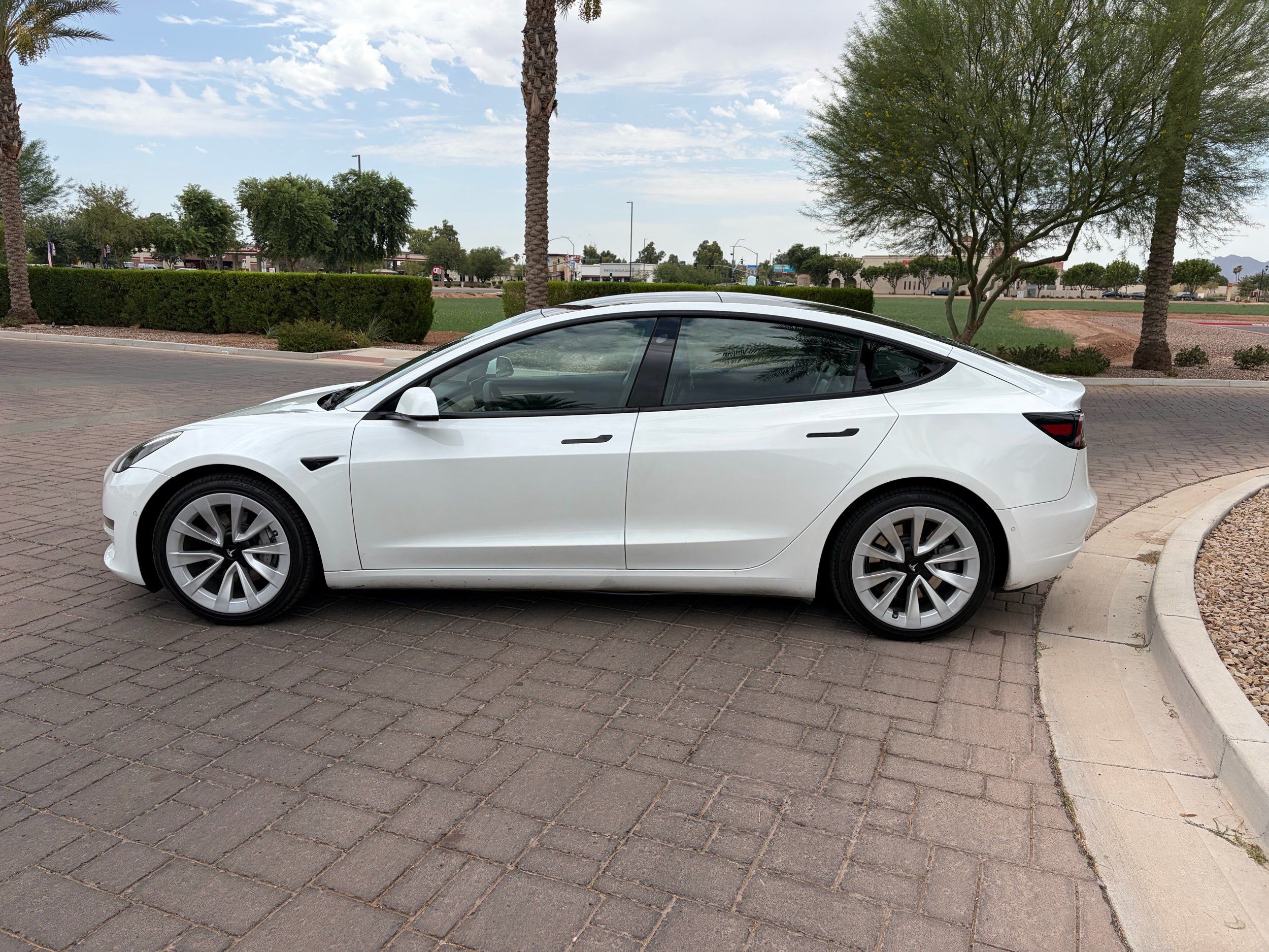 tesla model 3 2022 5YJ3E1EB7NF157273 image tesla model 3 2022 5YJ3E1EB7NF157273 image